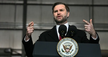 Vance heads to Minneapolis and says 'far left' should stop resisting immigration enforcement