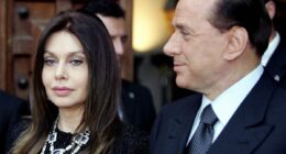 Celebrity Net Worth logo