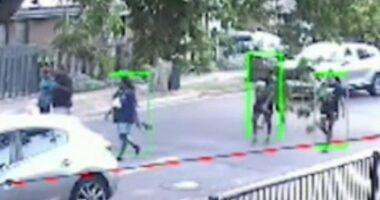 Residents of a South Australian community have been forced to lock themselves inside their homes after a brawl broke out on their street.