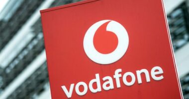 About 30,000 Vodafone customers have been affected by a paymenting error with the company's app.