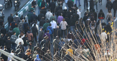 Volunteer in Iran's Revolutionary Guard reportedly killed during widening protests