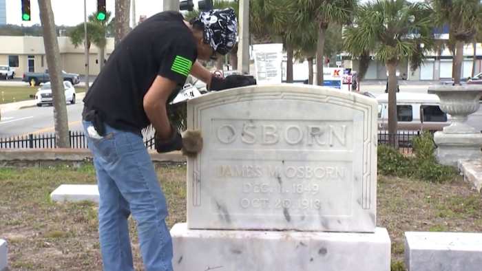 Volunteers come together to revive Daytona’s historic Pinewood Cemetery