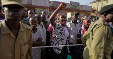 Vote counting underway in Uganda as opposition leader criticizes process