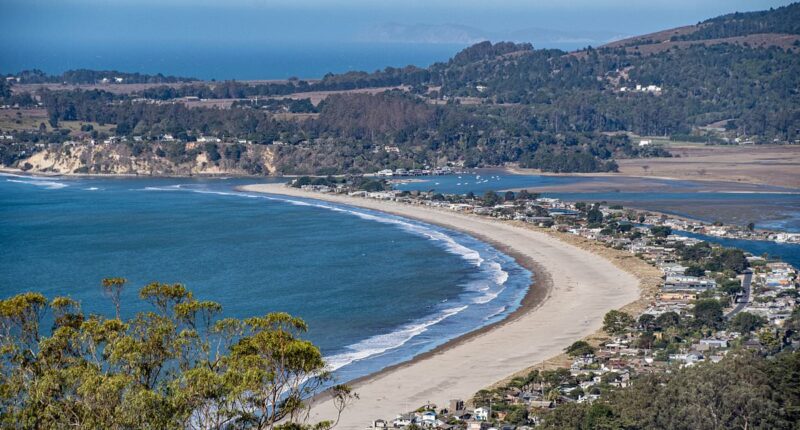 Wealthy Californians demand neighbors pay millions for road