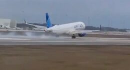 Wild video shows United flight suffering 'mechanical issue' upon landing at Orlando airport