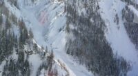2 skiers killed in avalanche on popular Mont Blanc skiing route near French-Swiss border