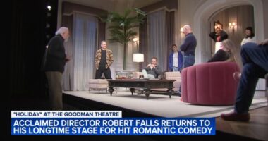 Acclaimed drector Robert Falls returns to Chicago's Goodman Theatre for hit romantic comedy 'Holiday' based on 1938 movie