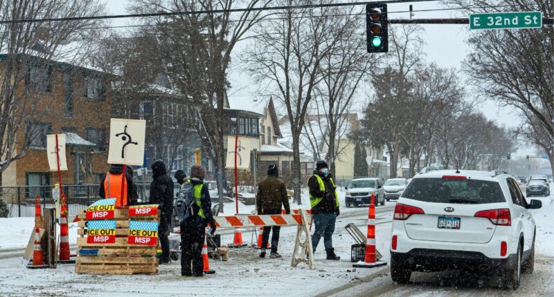 Anti-ICE Minneapolis agitators set up checkpoint to track federal agents