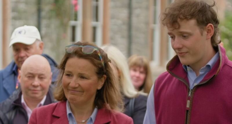 Antiques Roadshow guest in awe of tiny trinket's eye-watering value