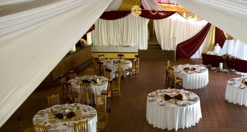 Asking Eric: Aunt is disinvited from wedding ceremony, but still expected at reception