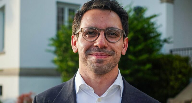 Aspiring Florida Governor joined Tinder to 'reach voters'