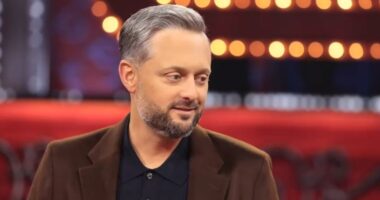 Being average celebrated in 'Greatest Average American' game show on ABC, hosted by Nate Bargatze