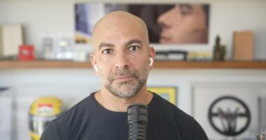 CBS News to fire new star over Jeffrey Epstein emails