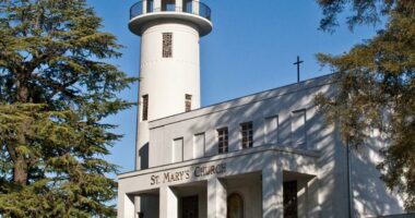 Chilling notes found after gunman tried to storm Catholic school mass