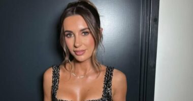 Dani Dyer opens up on body confidence struggle following motherhood