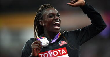 Celebrity Net Worth logo