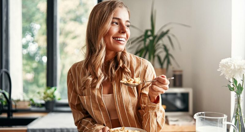 Dietitians reveal the 'super' breakfast food to eat if you want to live longer