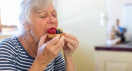 Doctor's simple 30-20 dinner table rule could help you 'live longer'