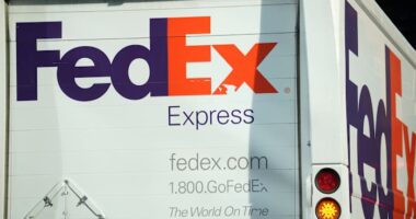 FedEx says it will return to customers any refunds it gets back from Trump's illegal tariffs