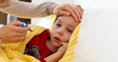 Five 'early' measles symptoms to be aware of as schools outbreak spreads