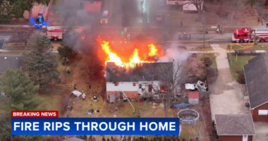 Fox River Grove fire: Home destroyed by large wind-fueled fire near Grove and Lincoln avenues, officials say