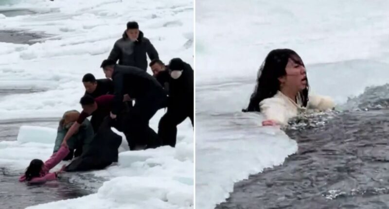 Hero tourists rescue mother and daughter in icy river