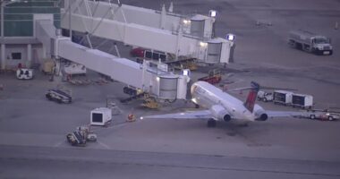 Houston Police: Passenger tried to breach cockpit door on Delta flight to Atlanta