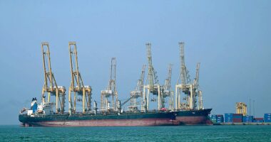 Iran seizes oil tankers, threatens 'massacre' in Strait of Hormuz, hours before US talks