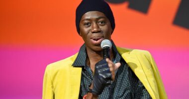 Celebrity Net Worth logo