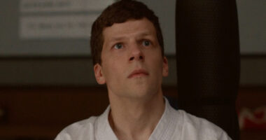 Jesse Eisenberg's Underrated 2019 Dark Comedy Is Streaming For Free