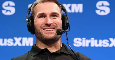 Celebrity Net Worth logo