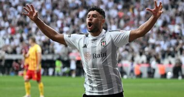 Martin O'Neill excited by Alex Oxlade-Chamberlain arrival as Celtic boss issues plea ahead of fan boycott