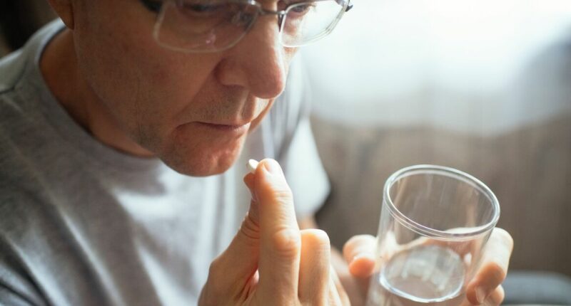 NHS shares five lifestyle changes to lower cholesterol 'before' statins