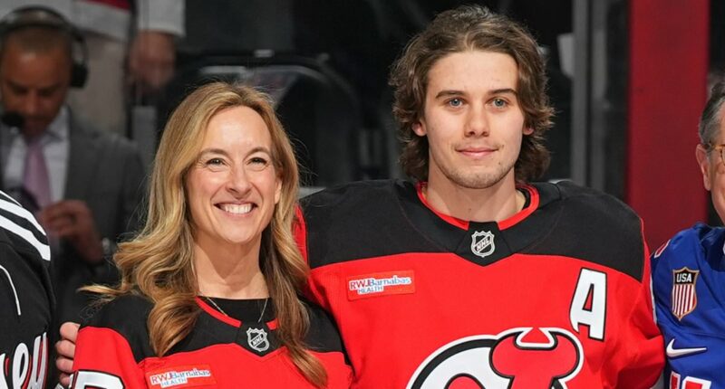 NJ Gov. booed as Devils honor USA hockey star