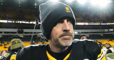 Pittsburgh Steelers players make their feelings clear on whether they want Aaron Rodgers, 42, to return