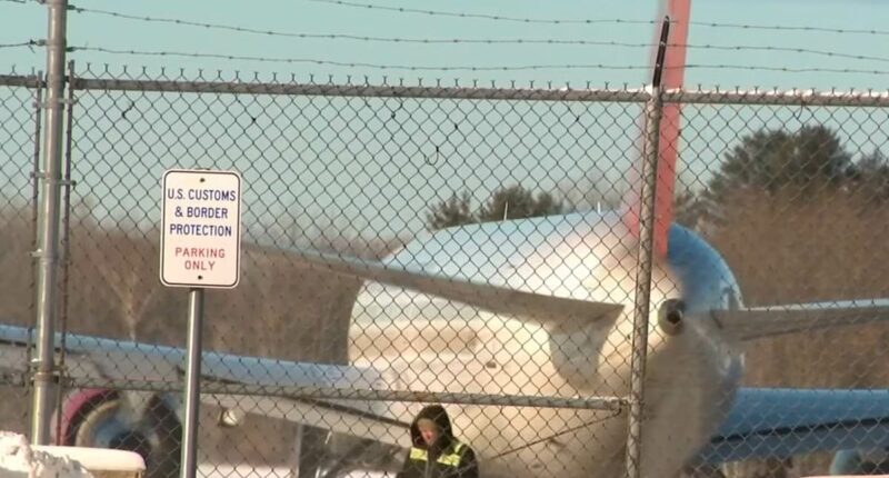 Plane filled with ICE detainees gets stuck on tarmac for 13 HOURS