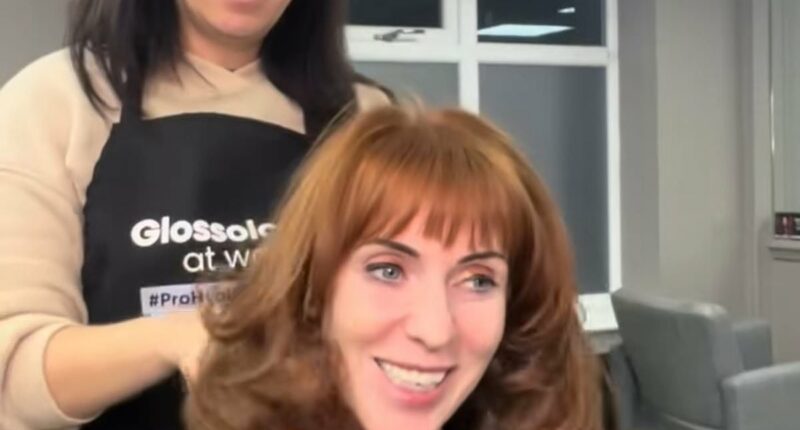 Rayner gets a trim as government turmoil grows