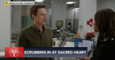 'Scrubs' set visit: What it's like to be on the set with Zach Braff, Donald Faison, Sarah Chalke and the whole cast