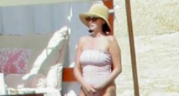 Selena Gomez wears pink swimsuit during girls' trip to Mexico