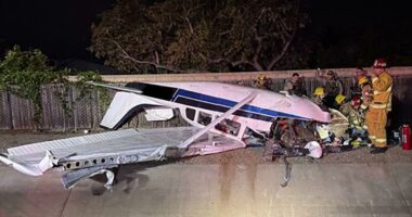 Small plane crashes in Ventura County, injuring two