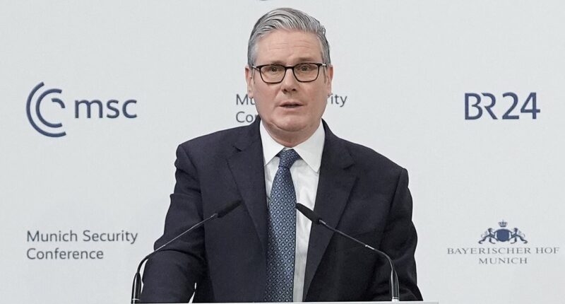 Starmer to deploy aircraft carrier to Greenland