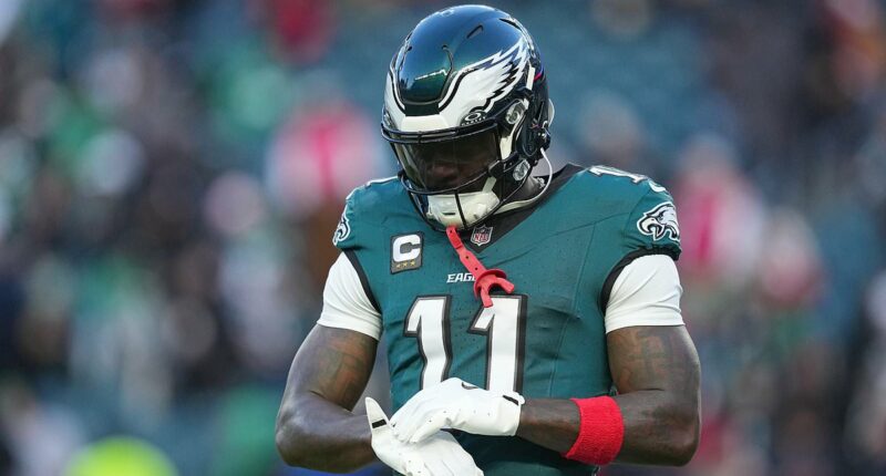 Super Bowl winner reveals he was suicidal at age 23 in emotional video after Rondale Moore death