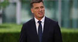 Taylor quits frontbench to set up Liberal leadership battle with Ley