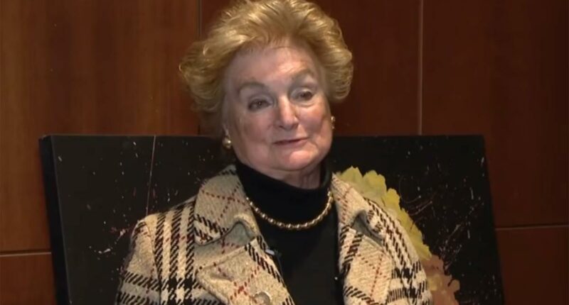 Teacher whose students include Robin Williams earns Guinness World Record