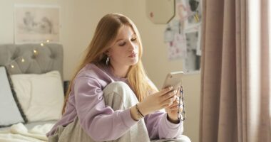 Teenagers fed instant harmful content on social media