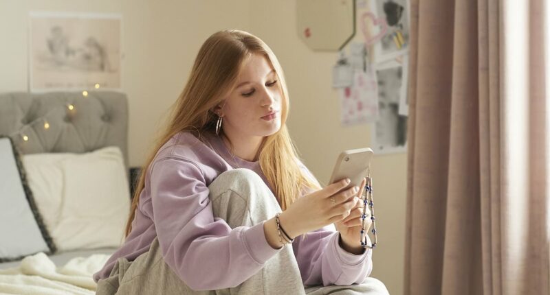 Teenagers fed instant harmful content on social media