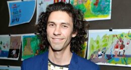 Celebrity Net Worth logo