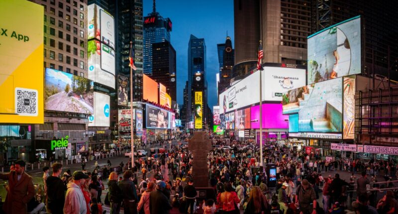 Tourism helps drive NYC and the mayor is on board