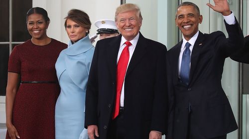 melania trump and michelle obama awkward gift exchange