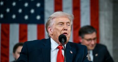 Trump threatens Iran in State of the Union